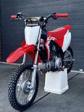 Load image into Gallery viewer, THRASHED MINIS - PLUG AND PLAY SINGLE ROW LIGHT BAR KIT