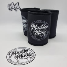 Load image into Gallery viewer, MADDER MINIS - &quot;ESTABLISHED&quot; STUBBY COOLER
